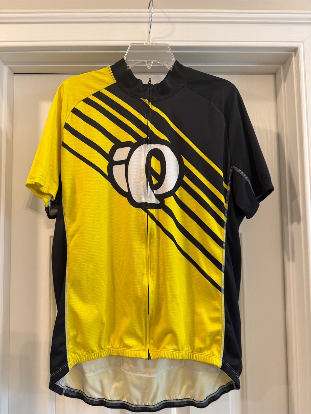Pearl Izumi Yellow and Gray Cycling Jersey with Subtle Stripe Graphic